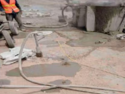 阜宁水泥混凝土路面板底注浆技术 路面脱空注浆整治方案