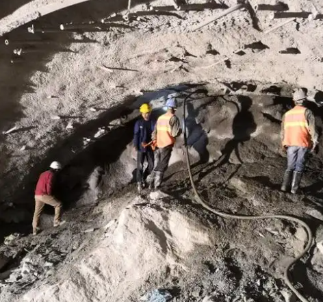 阜宁拱顶带模注浆料的施工流程及注意事项